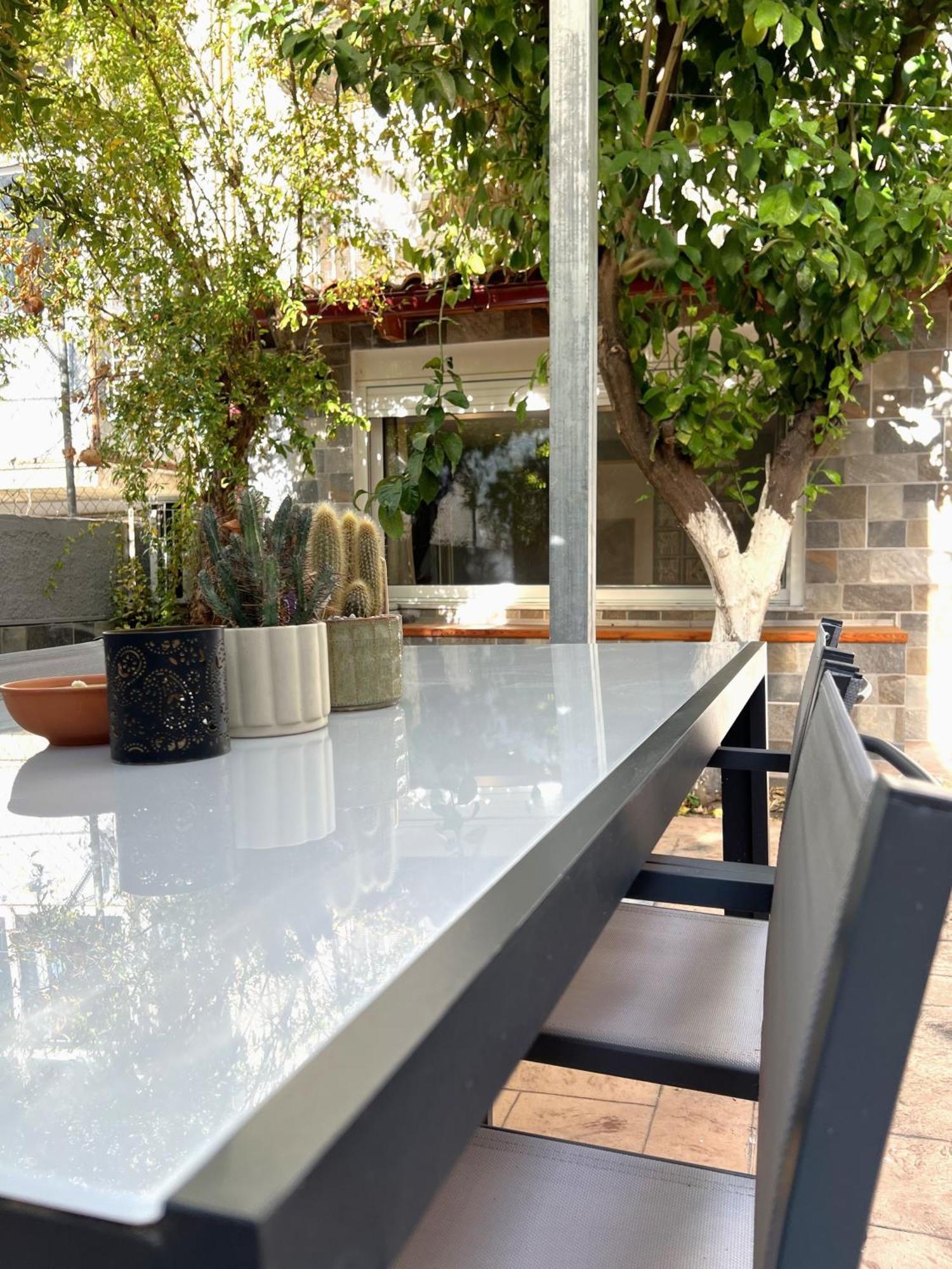 Hidden garden 10’ walking to Acropolis Appartement Athene Buitenkant foto