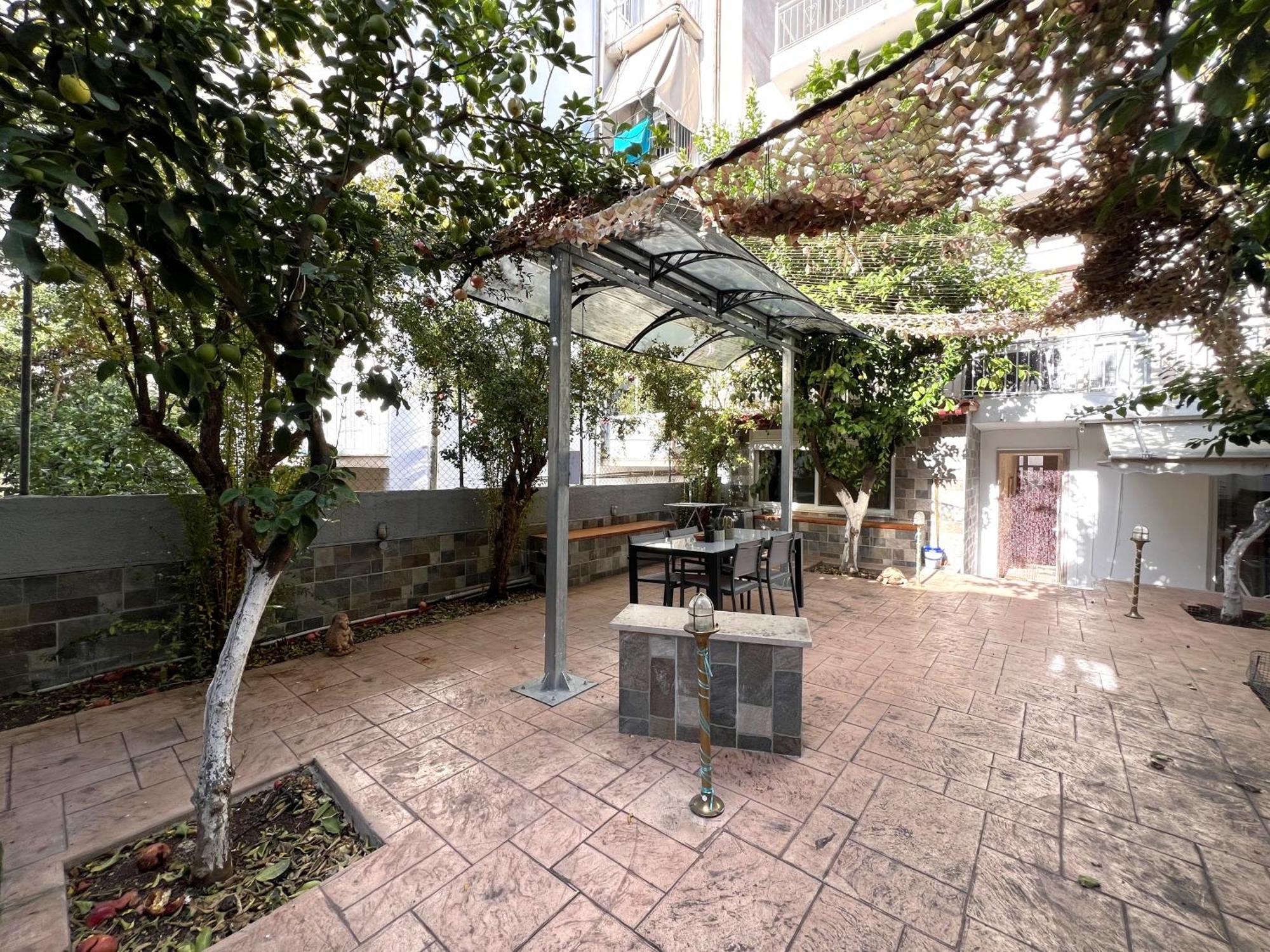 Hidden garden 10’ walking to Acropolis Appartement Athene Buitenkant foto